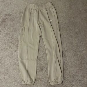 Nike women’s sweatpants